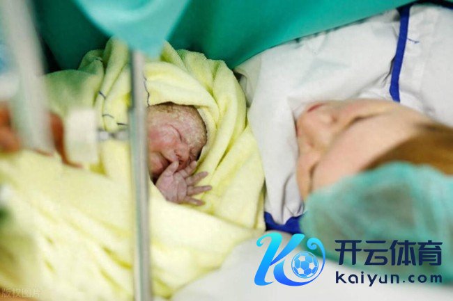 丈夫将儿子送东谈主姆妈苦寻30年